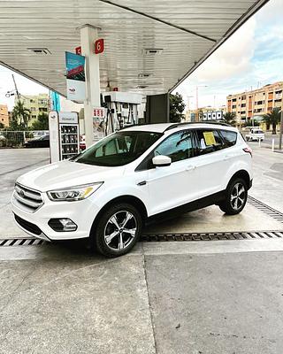Corotos | Ford Escape SE 2017 Clean Carfax