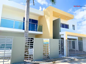 casas - Hermosa Casa en Residencial Las Palmas