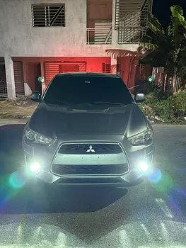 jeepetas y camionetas - MITSUBISHI OUTLANDER SPORT 2015(NEGOCIABLE)