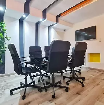 oficinas y locales comerciales - Se alquila oficina en Bella Vista amueblada