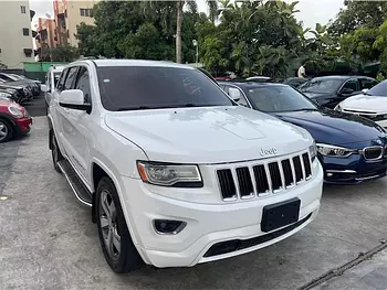 jeepetas y camionetas - JEEP GRAND CHEROKKE LAREDO 2015