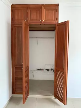 apartamentos - Alquiler con LB
GAZCUE
1 Hab
1,5 Baños
Hab de servicio
1 parqueo
USD$ 800