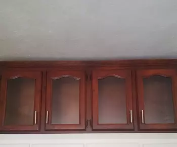 muebles y colchones - Gabinete con cristal en madera 