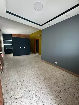 oficinas y locales comerciales - Segundo Piso En Piantini Próximo a Plaza Central