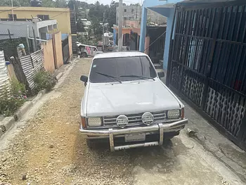 jeepetas y camionetas - Toyota hilux 400 negociable 