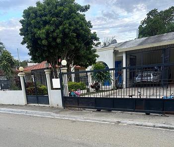 casas - ¡Venta de Casa a Minutos de la UASD Santiago!