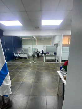 oficinas y locales comerciales - Local en venta torre de oficina en serralles 