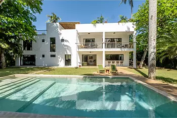 casas vacacionales y villas - VENTA DE VILLA AMUEBLADA CERCA DE LA PLAYA EN LAS TERRENAS