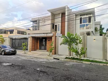 casas - 🎅Casa en la castellana Estilo minimalista a Estrenar.
500mt2 de construcción