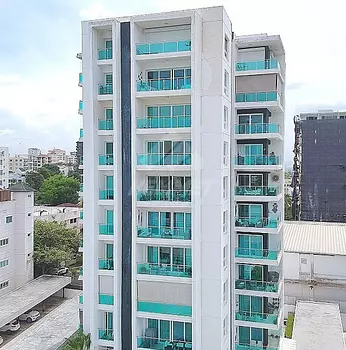 apartamentos - PISO ALTO ASCENSOR Y PLANTA FULL LA ESMERALDA SANTIAGO