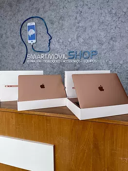 computadoras y laptops - MACBOOK AIR M1 13'' 256GB 8GB RAM NUEVA EN CAJA (SOMOS TIENDA)