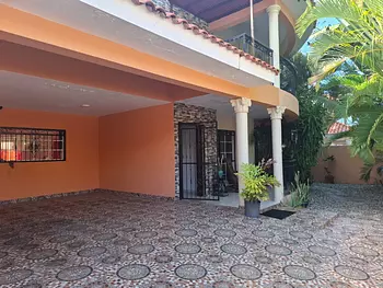 casas - Casa Amueblada de 3 Habitaciones con Piscina 