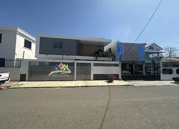 casas - CASA EN VENTA EN SANTIAGO DE LOS CABALLEROS PRÓXIMO A LA 27 de febrero 