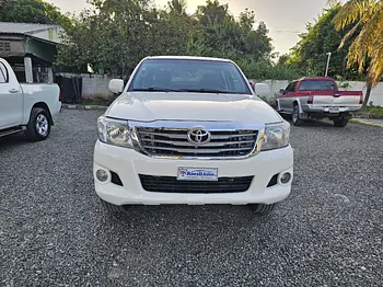 jeepetas y camionetas - Toyota hilux 2015 