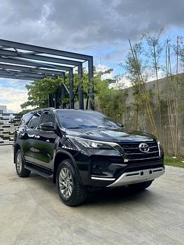 jeepetas y camionetas - TOYOTA FORTUNER 2022