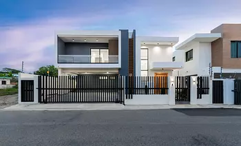 casas - Moderna Vivienda en Residencial Cerrado, Ave. 27 de Febrero