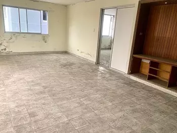oficinas y locales comerciales - Edificio en alquiler, con espacio de almacenamiento, 6 baños y 10 parqueos