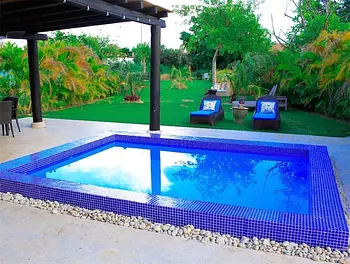 casas vacacionales y villas - Venta de Villa amueblada en cap Cana Green Village con 1500 mts zona turista 