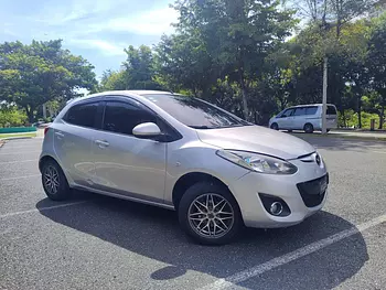 carros - Mazda demio 2012