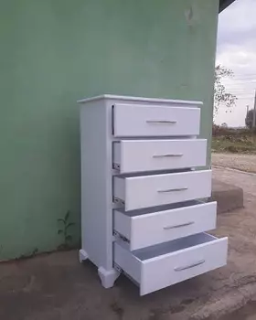muebles y colchones - Biuro de cinco gavetas disponible