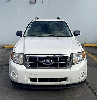 jeepetas y camionetas - Ford Escape XLT 2011 4 cilindros,Óptimas condiciones
