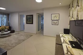 apartamentos - SE ALQUILA 
Apartamento en La Esperilla de 227 Mts 
Segundo nivel 