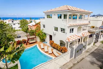 casas - Casa con piscina y una vista espectacular al mar y la montaña 
