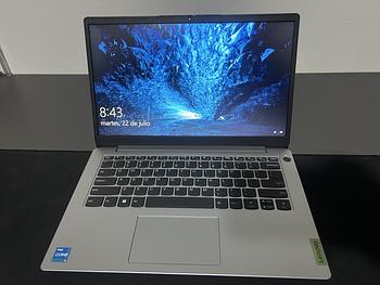 computadoras y laptops - Laptop Lenovo casi nueva a excelente precio. 