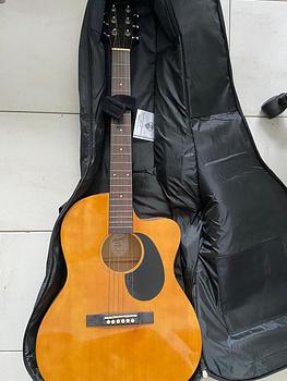 herramientas, jardines y exterior - Guitarra Electroacústica prácticamente nueva 