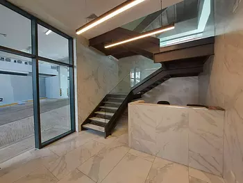 oficinas y locales comerciales - Alquilo Local 46 mts 4to  piso Torre Corporativa en Evaristo
