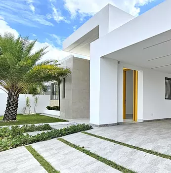 casas - Casa de 240 M2 y 367 M2 de Solar, 3 Habitaciones, 3.5 Baños, Jacuzzi, Terraza.