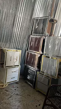 muebles y colchones - Mesitas de noche 🌃 disponible 