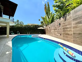 casas - Alquilo Casa 2 niveles con Piscina en Urb. Fernand