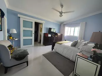 casas - Casa de 2 Niveles en Arroyo Hondo Viejo Próximo al Club arroyo hondo