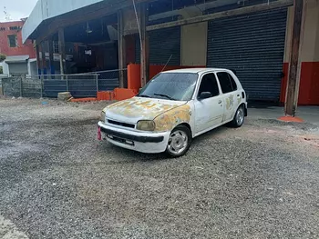carros - Nissan March 2000