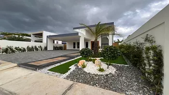 casas - CASA EN VENTA EN PADRES LAS CASAS, SANTIAGO.