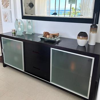 muebles y colchones - Credenza en Madera y cristal