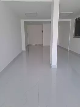 oficinas y locales comerciales - 🔵Alquilo Local 40 mts 1er piso en los prados 
