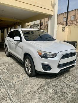 jeepetas y camionetas - Mitsubishi outlander sport 2014 SE