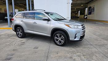 jeepetas y camionetas - Toyota highlander 2019 LE 
