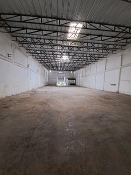 otros inmuebles - Alquilo nave 900mts av monumental proximo al ole
