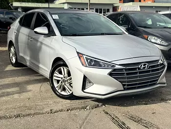 carros - Hyundai Elantra