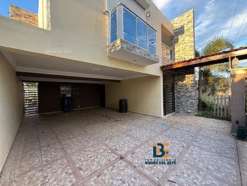 casas - Se Alquila casa de dos niveles con 4 habitaciones