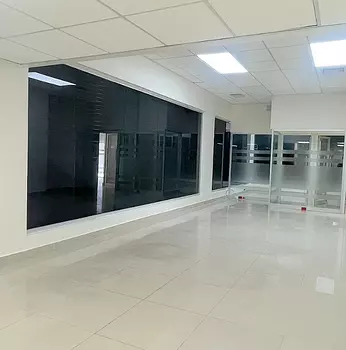 oficinas y locales comerciales - EN ALQUILER LOCAL EN PIANTINI EN PRIMER PISO de 4000m2 con 16 parqueos 