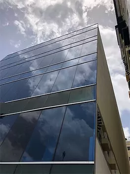 oficinas y locales comerciales - Venta de edificio de 5 niveles en los Cacicazgos Distrito Nacional 