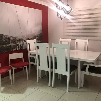 muebles y colchones - Comedor moderno de 6 sillas, color blanco en venta por motivo de mudanza.