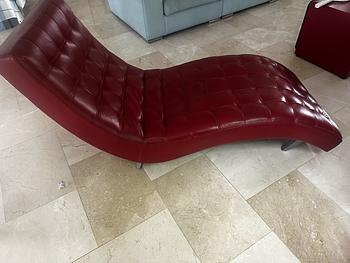 muebles y colchones - Chaise longue roja estilo moderno capitoné