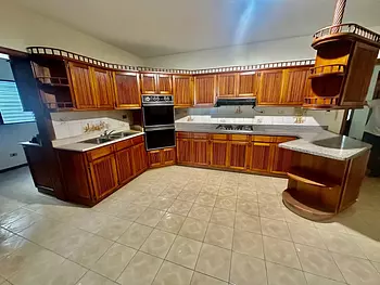 casas - Casa en Venta / Alquiler en Los Cacicazgos