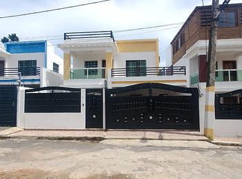 casas - CASA HERMOSA  EN STO DGO ESTE DE 2 NIVELES 220m2 