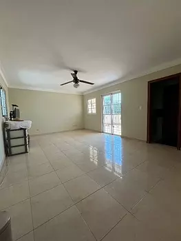 casas - Alquilo de Casa Los Prados con excelente ubicación